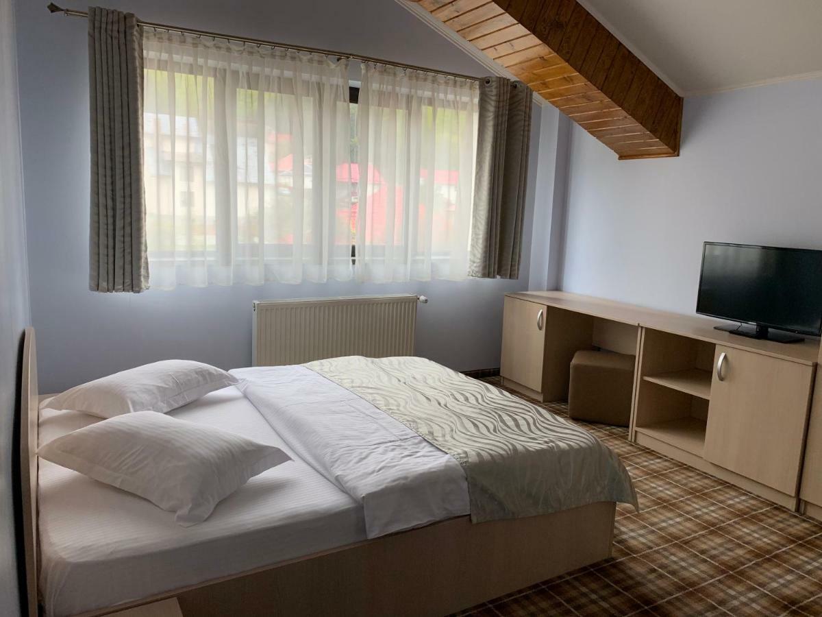 Vila Curcubeu Hotel Buşteni Екстериор снимка