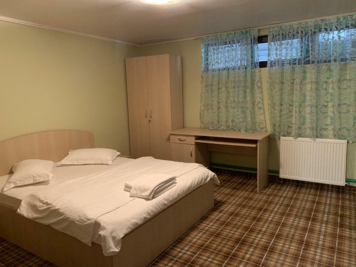 Vila Curcubeu Hotel Buşteni Екстериор снимка