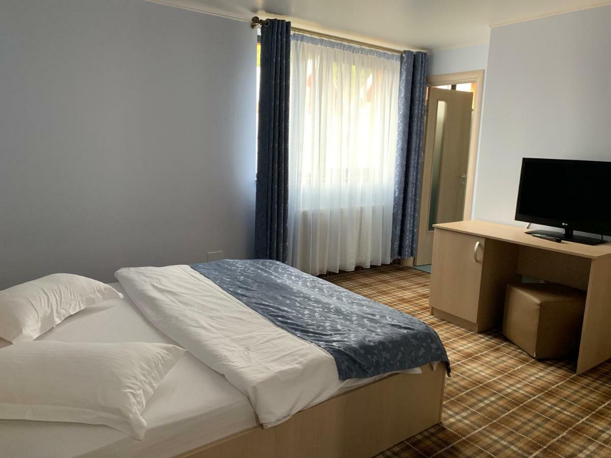 Vila Curcubeu Hotel Buşteni Екстериор снимка